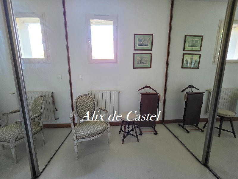 Maison - 275 m² - 9 pièces