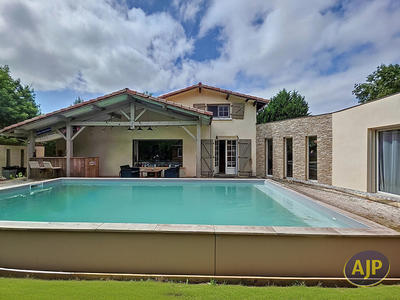 Maison - 174 m² - 7 pièces