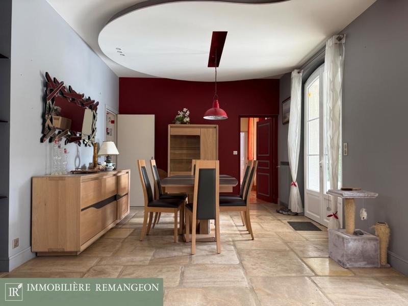 Maison - 211 m² - 8 pièces