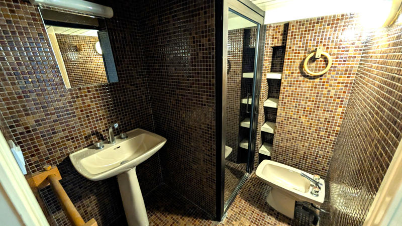 Maison - 250 m² - 9 pièces