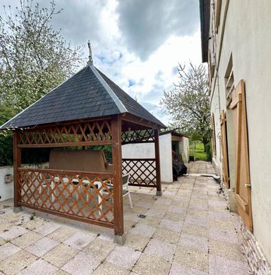 Maison - 196 m² - 7 pièces