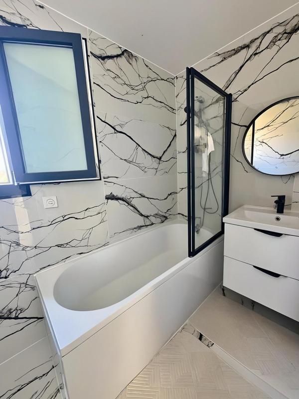 Maison - 310 m² - 9 pièces