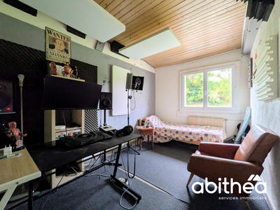 Maison - 107 m² - 6 pièces