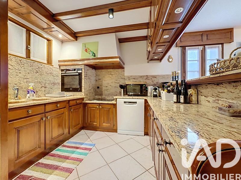 Maison - 290 m² - 8 pièces