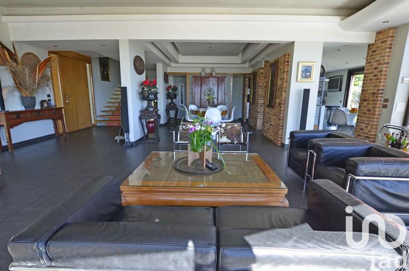 Maison de maîtres - 300 m² - 8 pièces