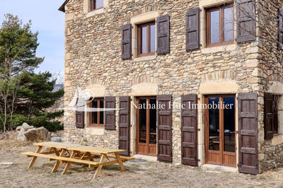 Maison - 210 m² - 8 pièces