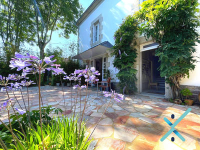 Maison - 280 m² - 11 pièces