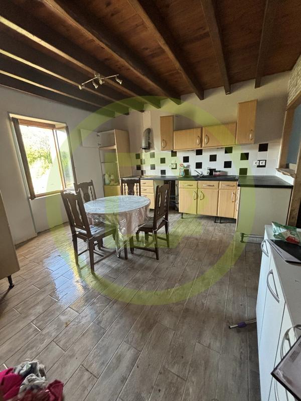 Maison - 88 m² - 6 pièces
