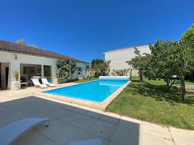 Maison - 215 m² - 8 pièces