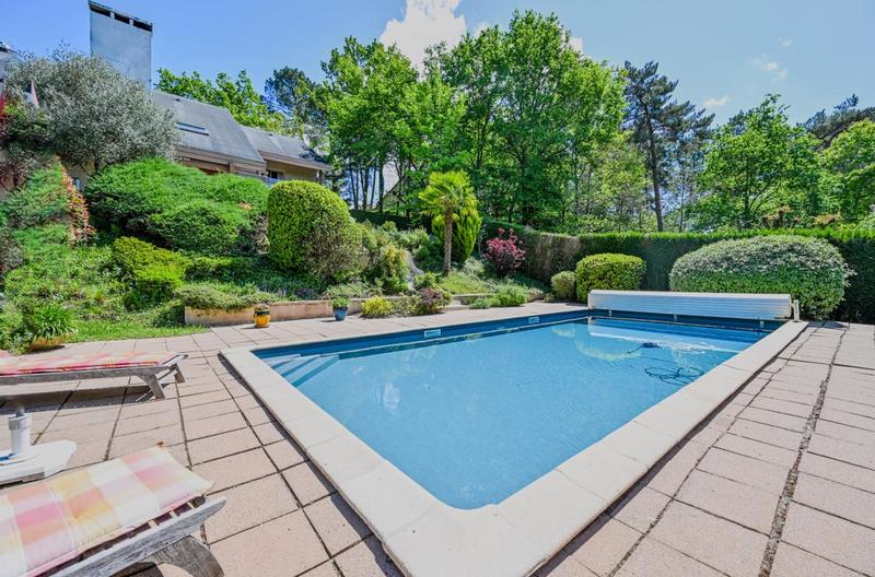 Maison d'architecte - 270 m² - 8 pièces