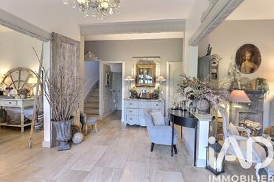 Maison - 460 m² - 19 pièces