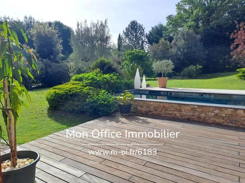 Maison - 160 m² - 5 pièces