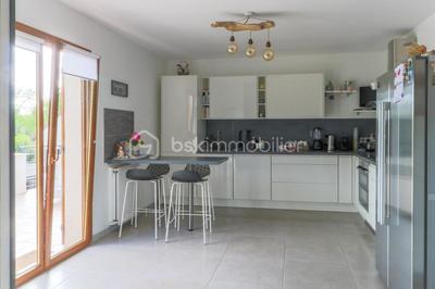 Pavillon - 196 m² - 8 pièces