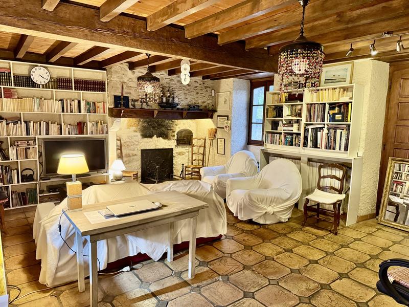 Maison - 218 m² - 7 pièces