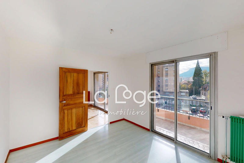 Appartement - 93 m² - 4 pièces