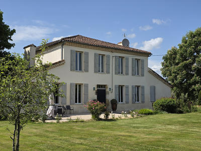 Maison - 262 m² - 9 pièces