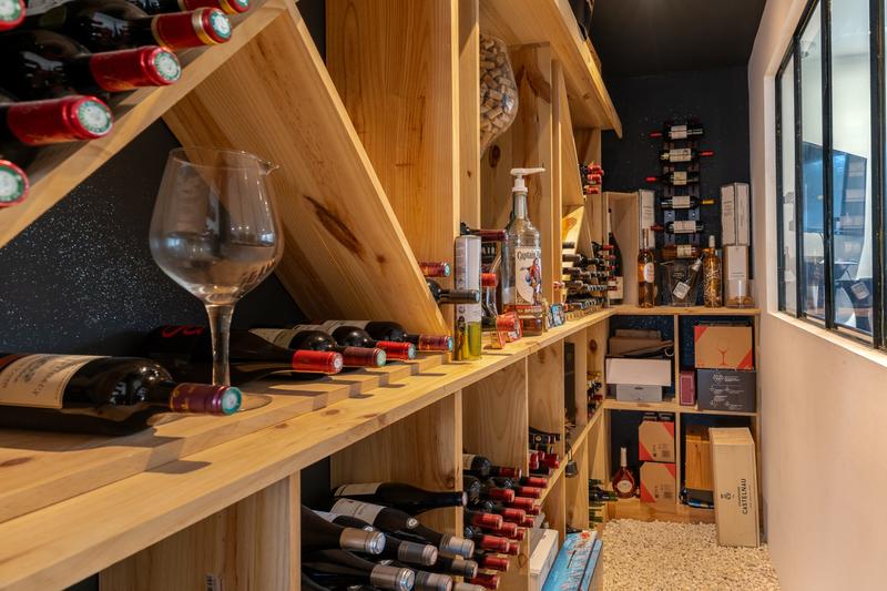 Maison - 210 m² - 6 pièces