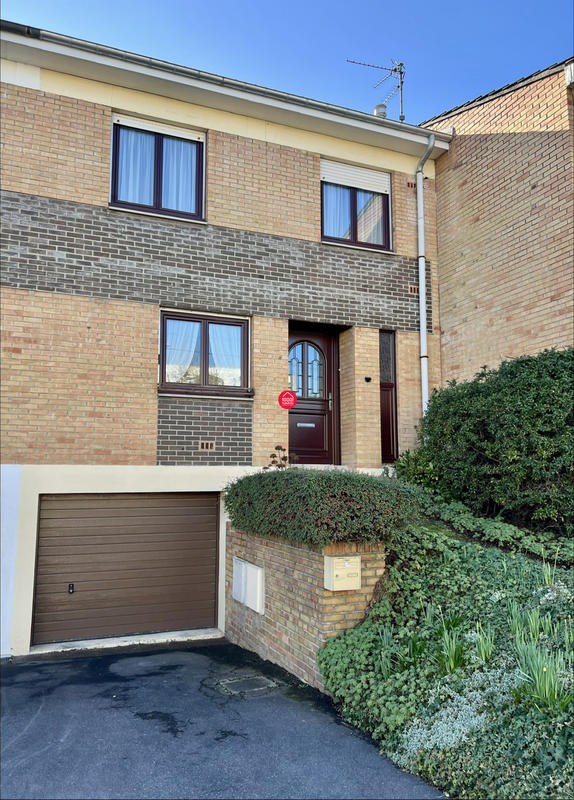 Maison - 90 m² - 4 pièces