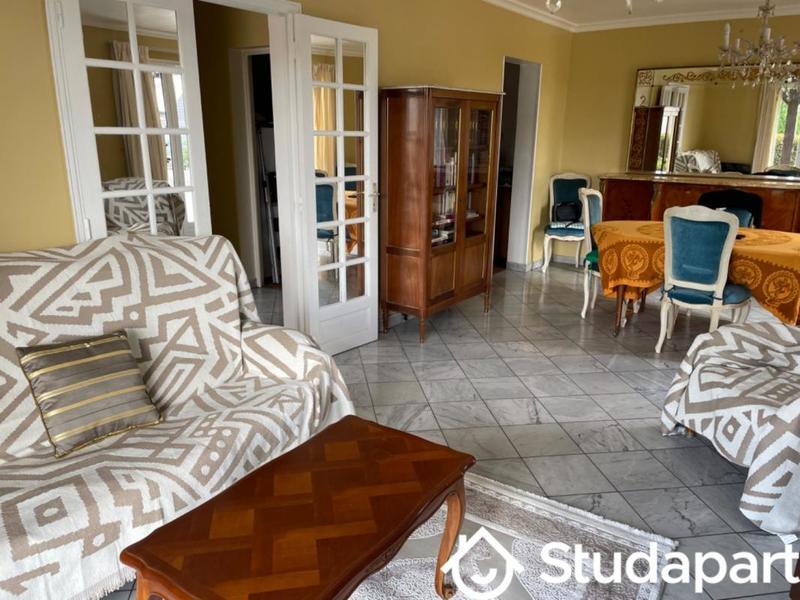 Chambre - 9 m² - 1 pièce