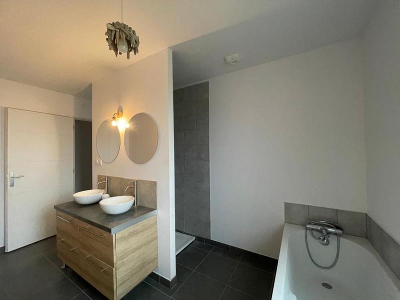 Maison - 122 m² - 2 pièces