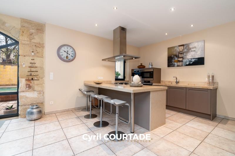 Maison en pierre - 236 m² - 7 pièces