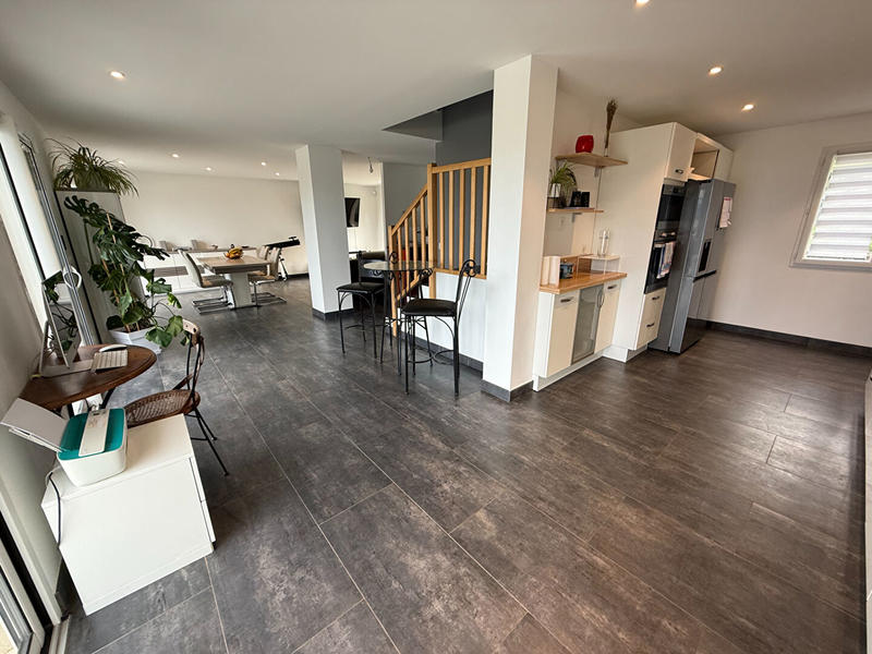 Maison - 121 m² - 5 pièces