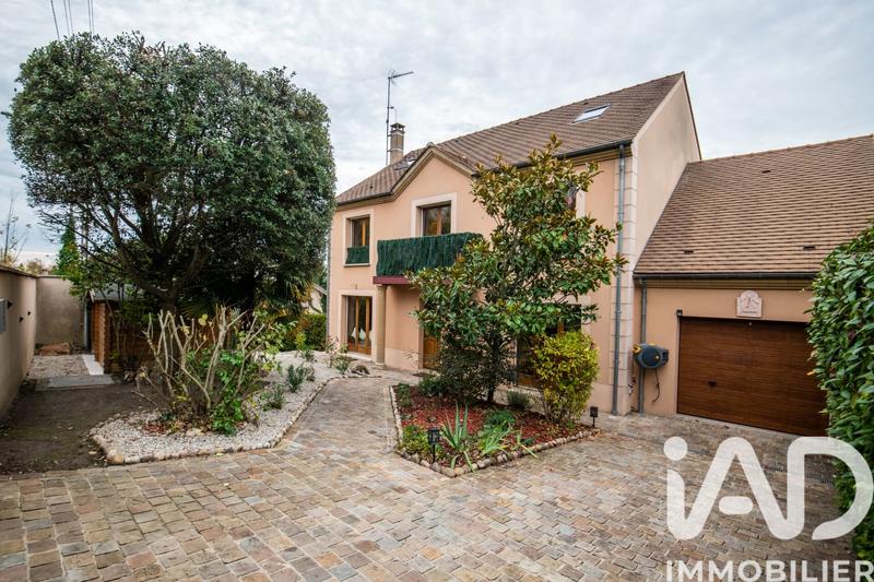 Maison - 187 m² - 6 pièces
