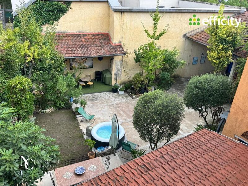 Maison - 184 m² - 6 pièces