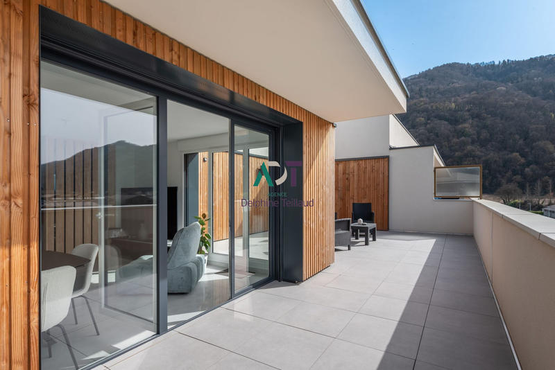 Appartement - 102 m² - 4 pièces