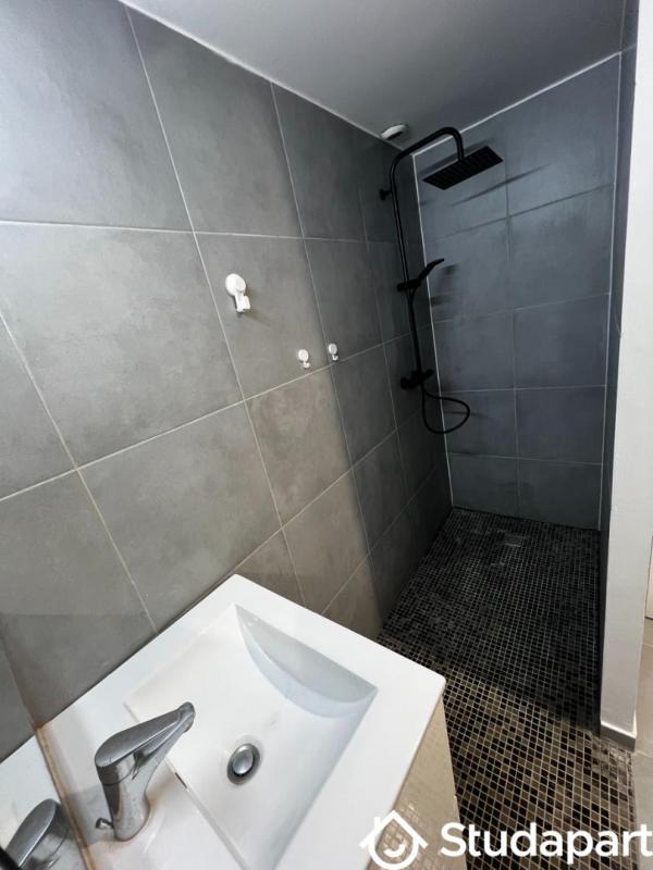 Chambre - 9 m² - 1 pièce