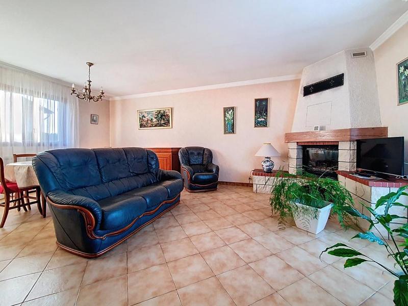 Maison - 104 m² - 4 pièces