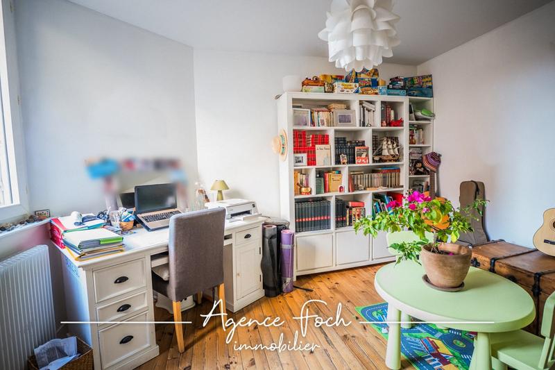 Maison - 210 m² - 6 pièces