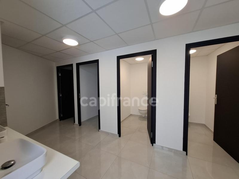 Local commercial - 60 m² - 1 pièce