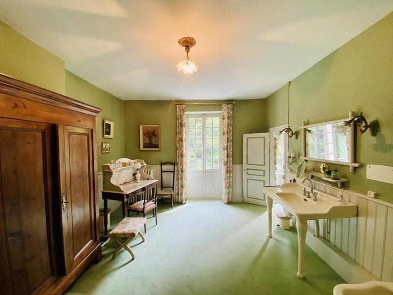 Maison - 400 m² - 11 pièces