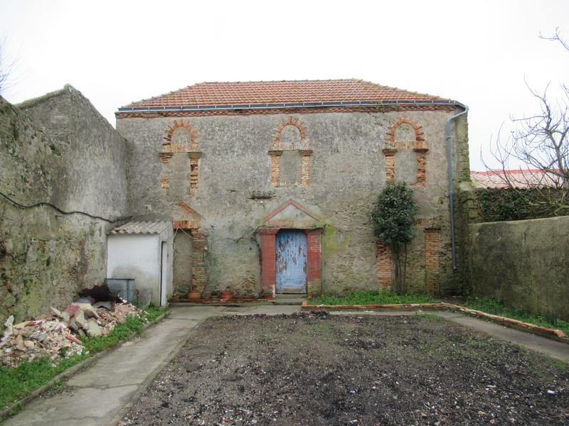 Maison ancienne - 140 m² - 3 pièces