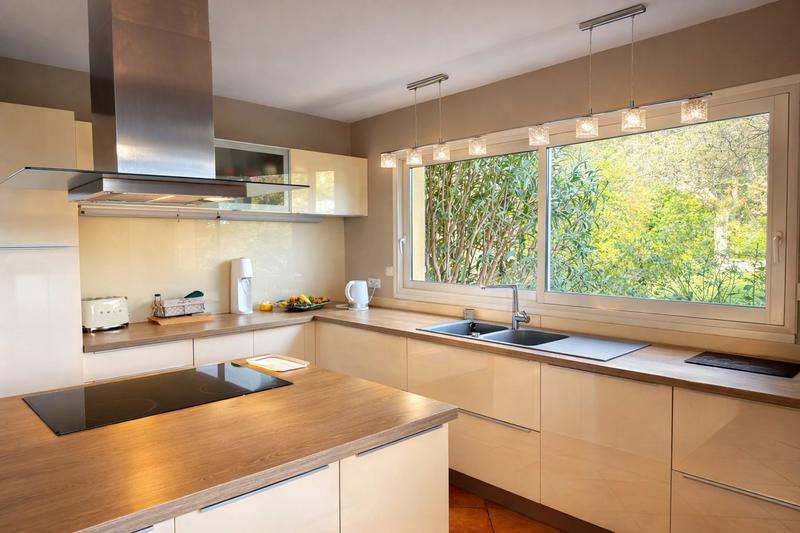 Maison traditionnelle - 299 m² - 8 pièces