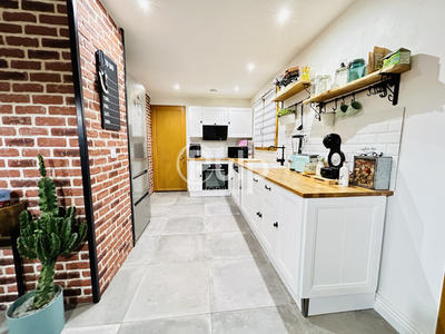 Maison - 86 m² - 6 pièces