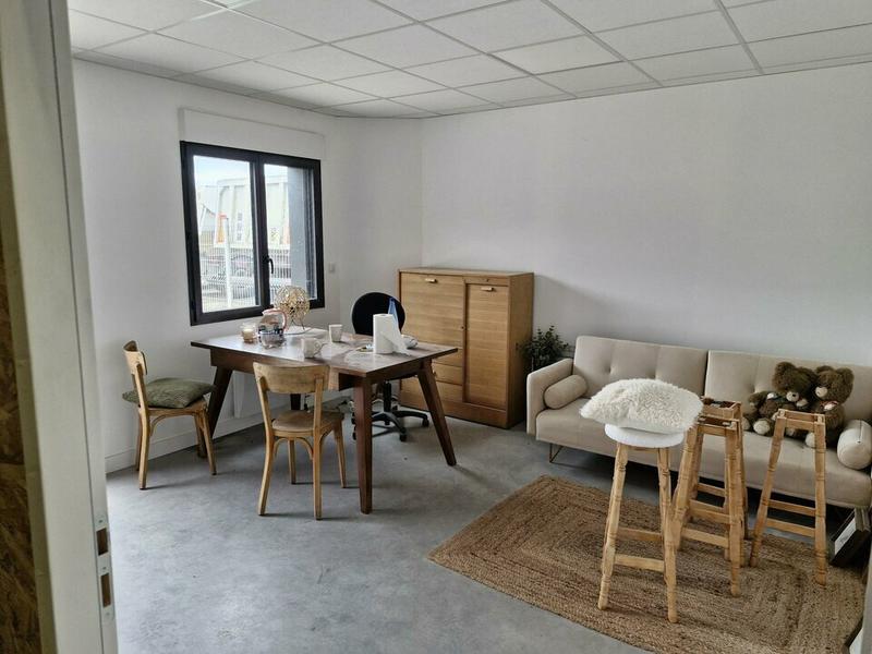 Entrepôt - 180 m²