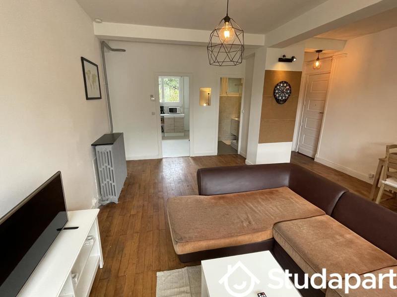 Chambre - 70 m² - 1 pièce