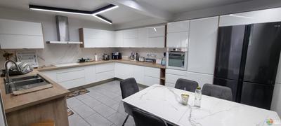 Villa - 255 m² - 6 pièces