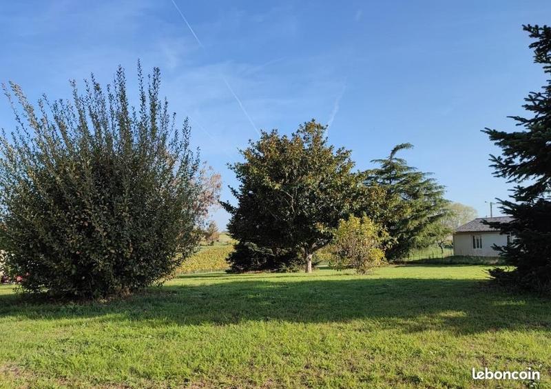Terrain constructible - 1 000 m²