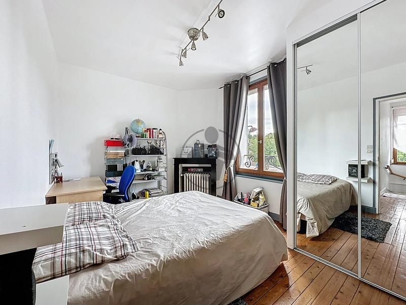 Maison - 162 m² - 8 pièces