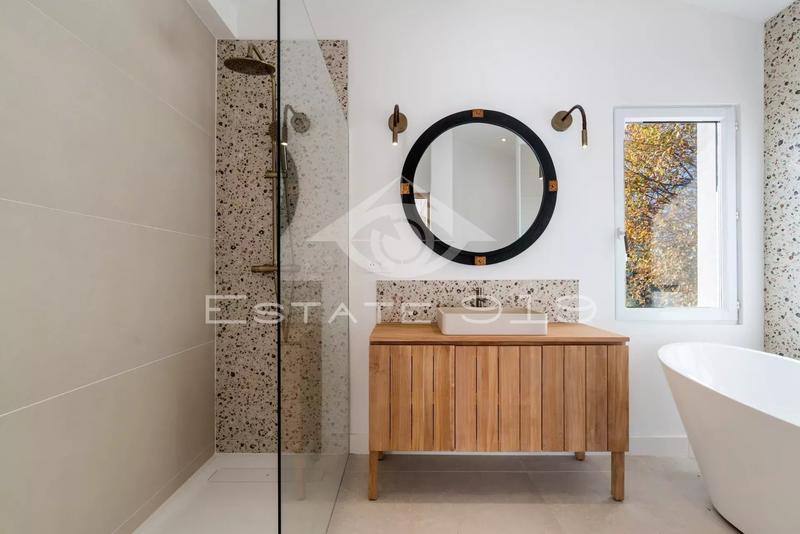 Villa - 225 m² - 6 pièces