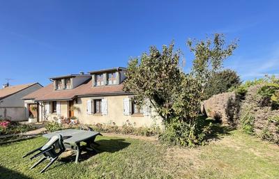 Maison - 163 m² - 9 pièces