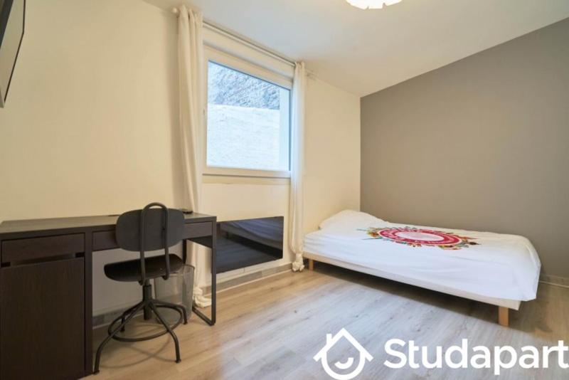 Chambre - 9 m² - 1 pièce