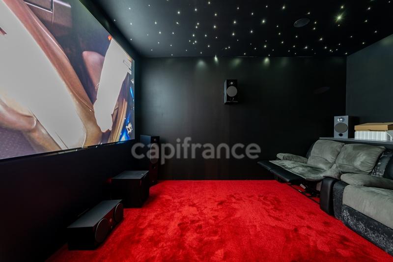 Maison - 450 m² - 11 pièces