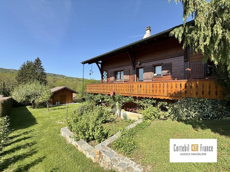 Châlet - 248 m² - 8 pièces