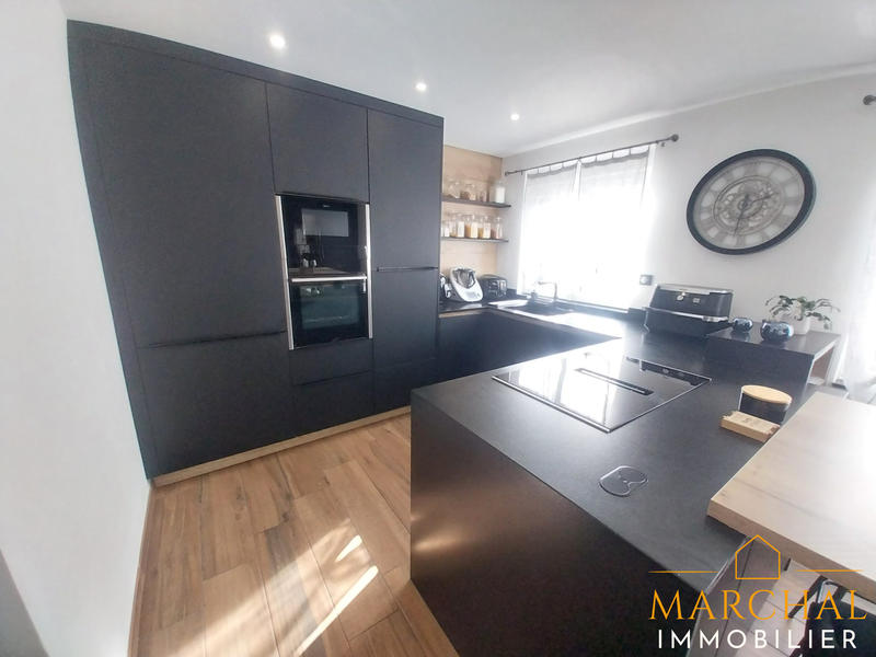 Maison - 180 m² - 7 pièces