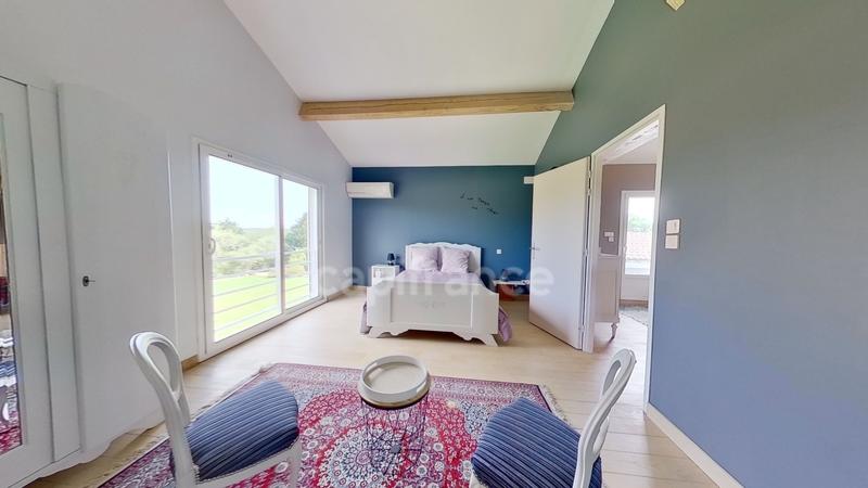 Villa - 195 m² - 6 pièces