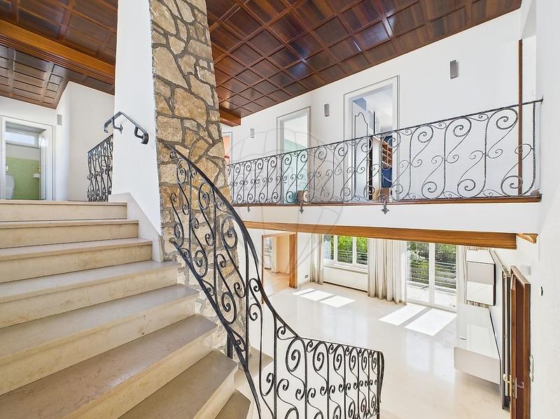 Maison - 280 m² - 10 pièces